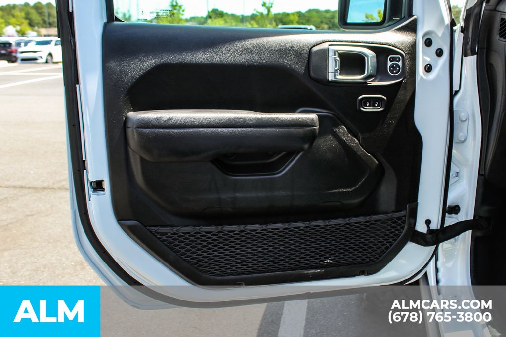 Used 2025 White Jeep Willys image 38