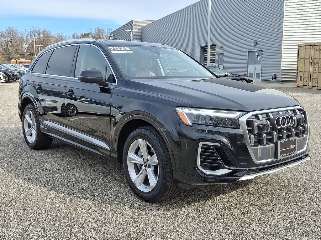 Thumbnail: 2025 Audi Q7 - 3