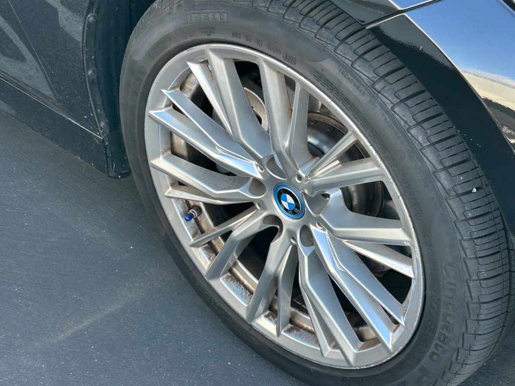 Thumbnail: 2023 BMW 3 Series - 3