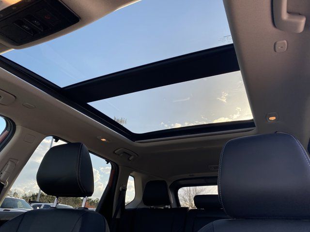 Used 2024 Red Nissan SL image 10