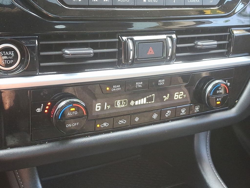 2023 Nissan Pathfinder SV 17