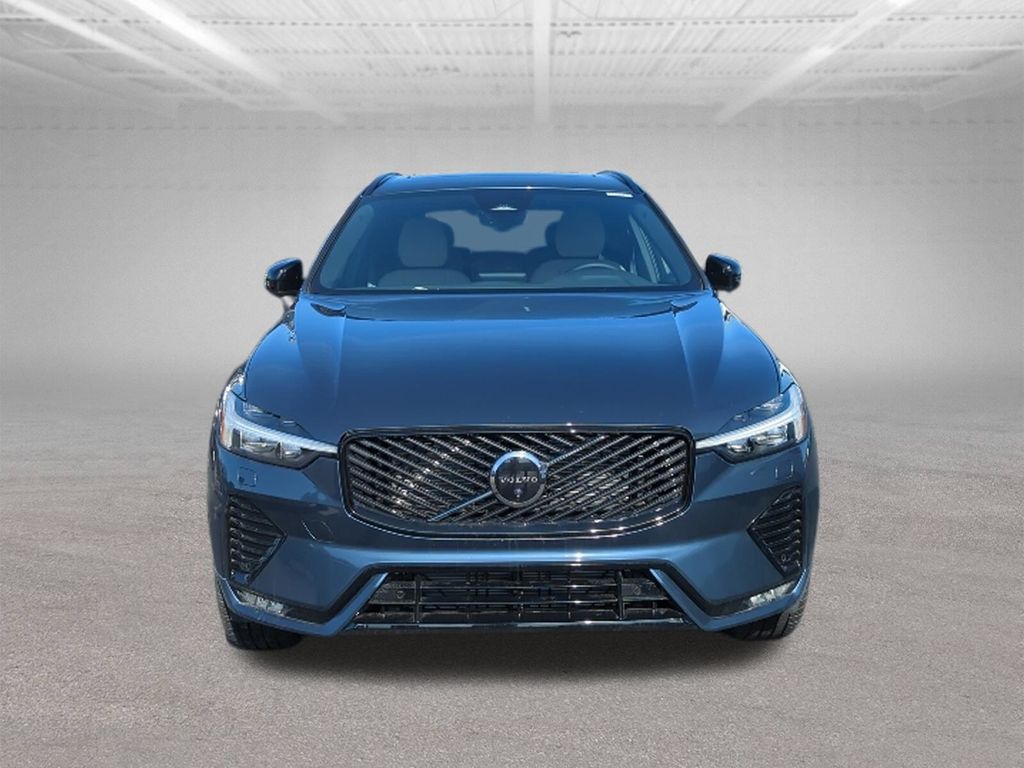 2026 Volvo XC60 Plus - Photo 11