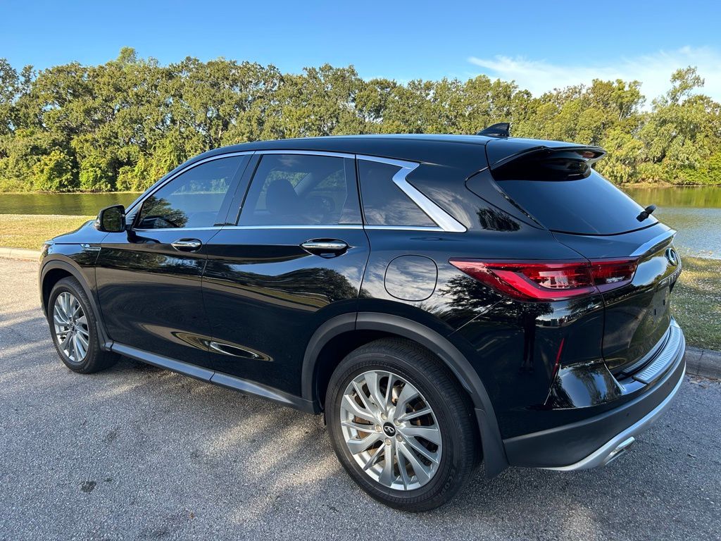 Thumbnail: 2024 INFINITI QX50 - 3