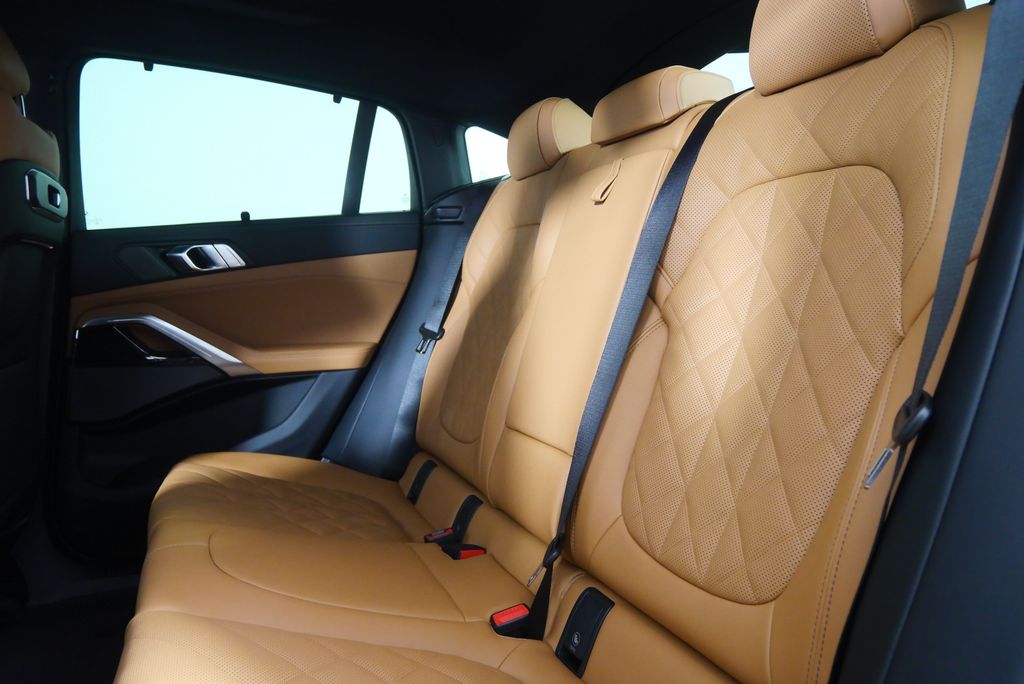 Thumbnail: 2026 BMW X6 - 16