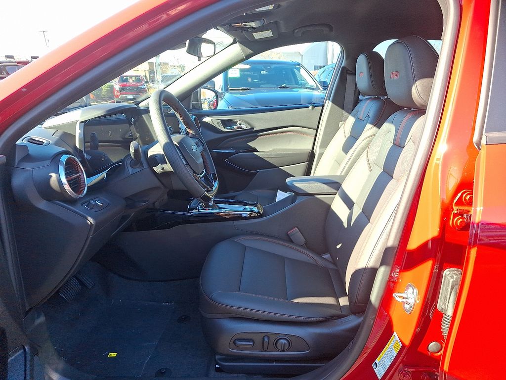 Thumbnail: 2026 Chevrolet Trax - 6