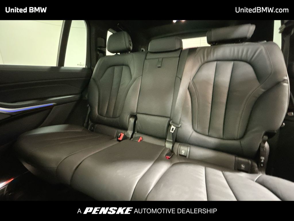 Thumbnail: 2021 BMW X7 - 21