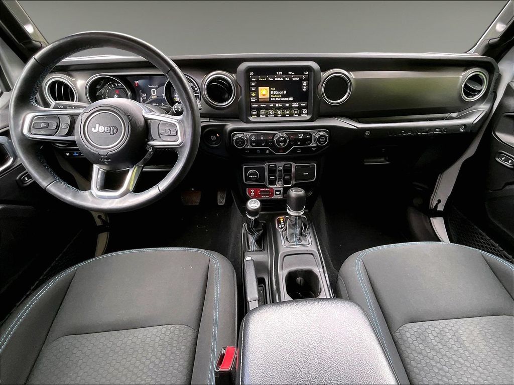 2023 Jeep Wrangler — photo 16