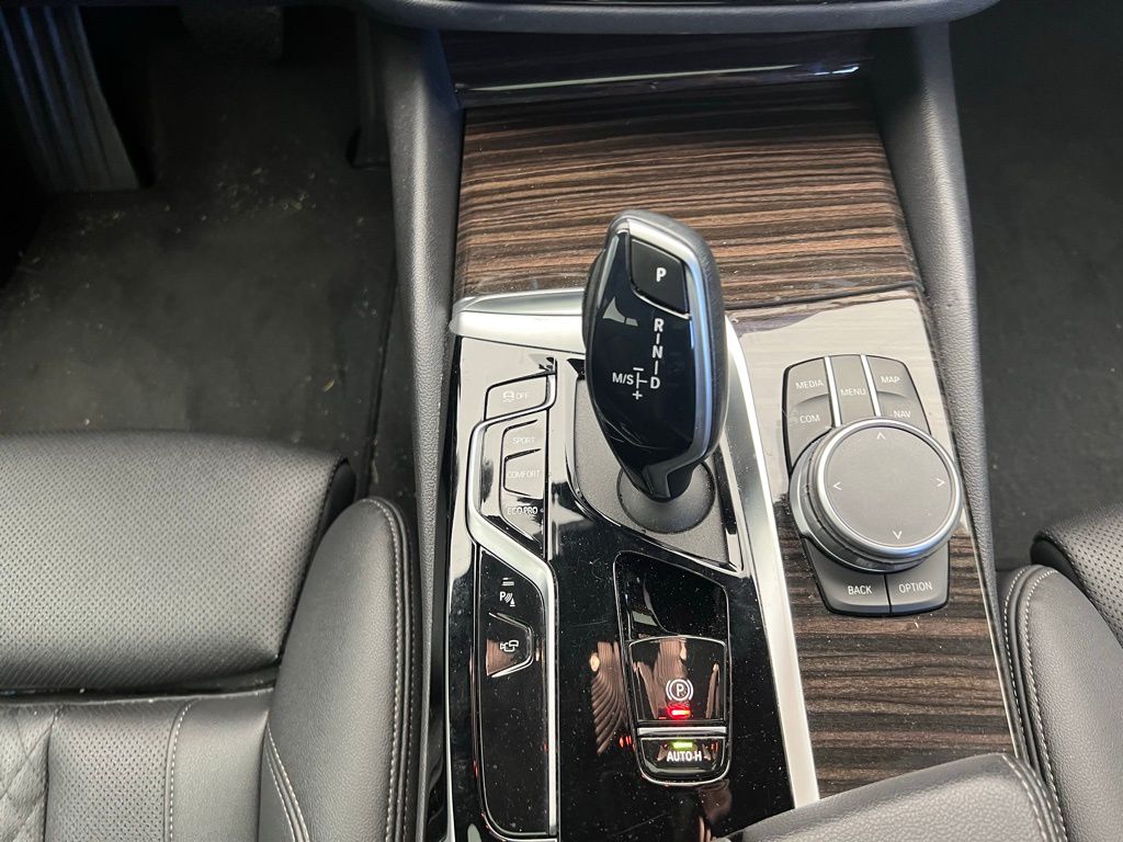 Thumbnail: 2021 BMW 5 Series - 11