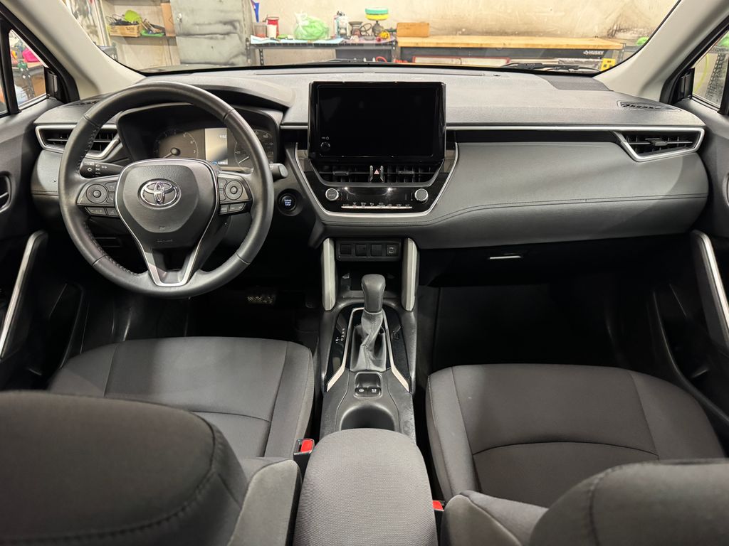 2024 Toyota Corolla Cross LE