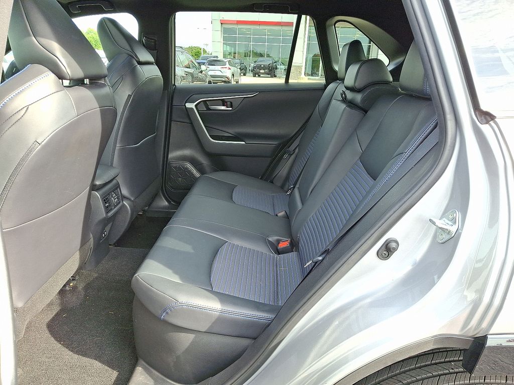 Thumbnail: 2021 Toyota RAV4 - 10