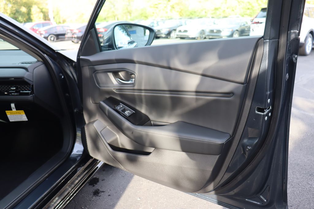 2025 Honda Accord Touring 19