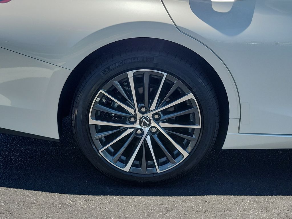 used 2025 Lexus ES car, priced at $45,998
