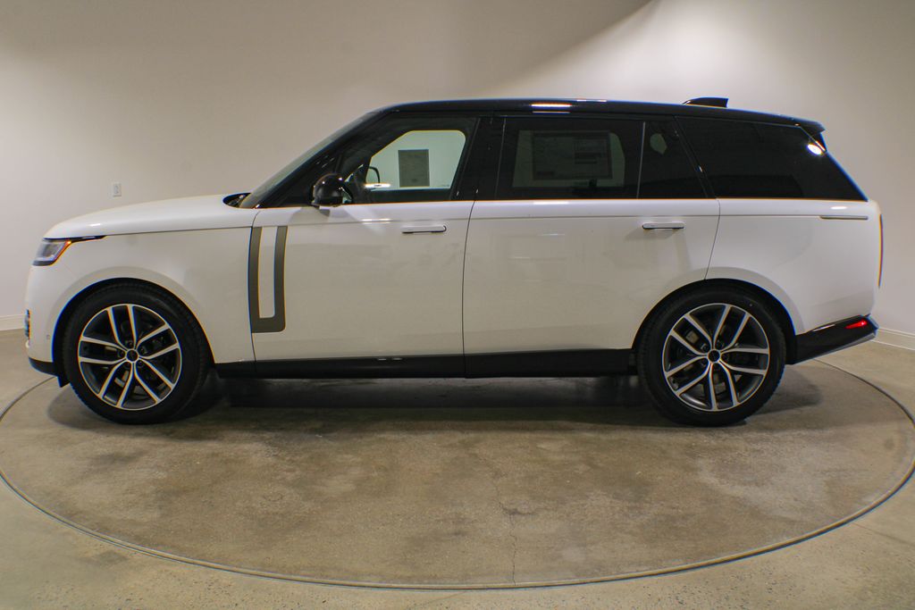 New 2026 White Land Rover SE image 2
