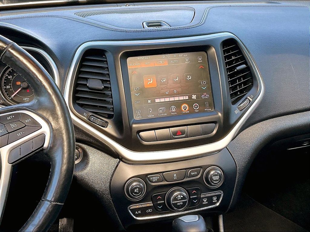 2014 Jeep Cherokee — photo 18