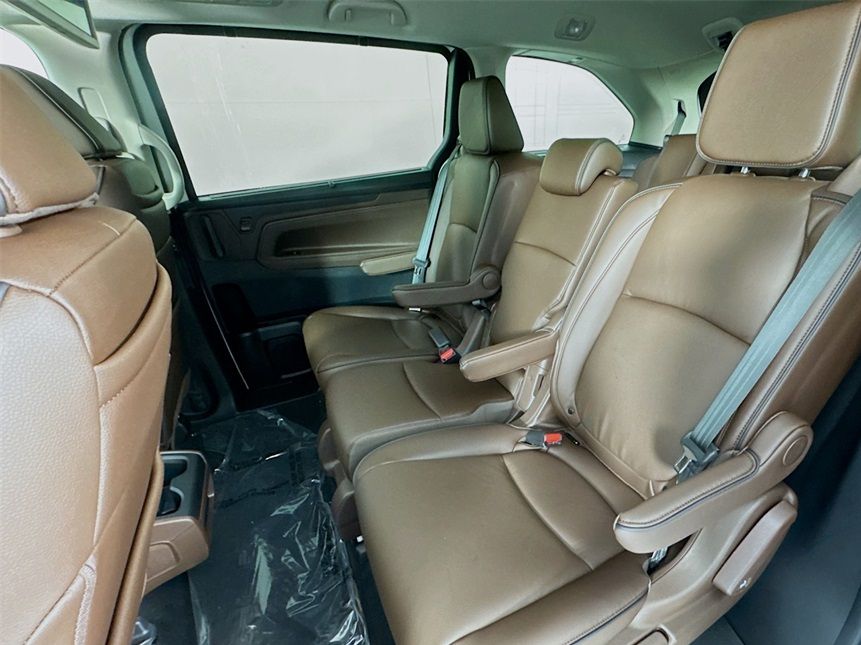 2025 Honda Odyssey Touring photo