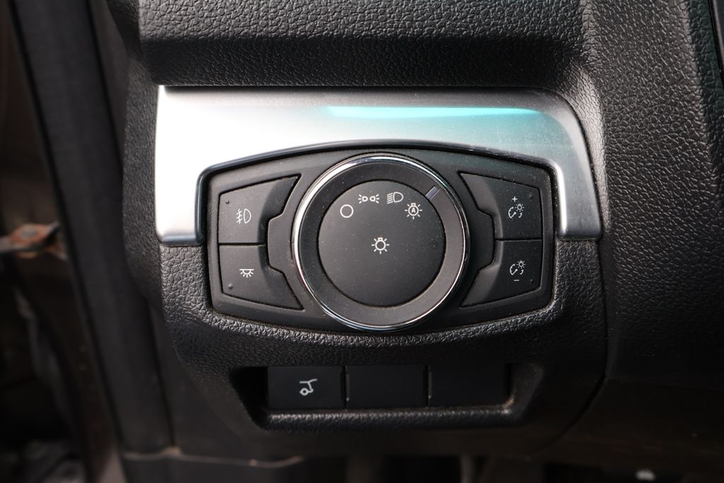 2016 Ford Explorer Limited 17