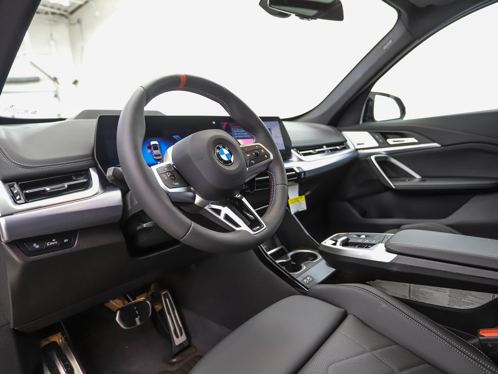 2025 BMW X1 M35i 10