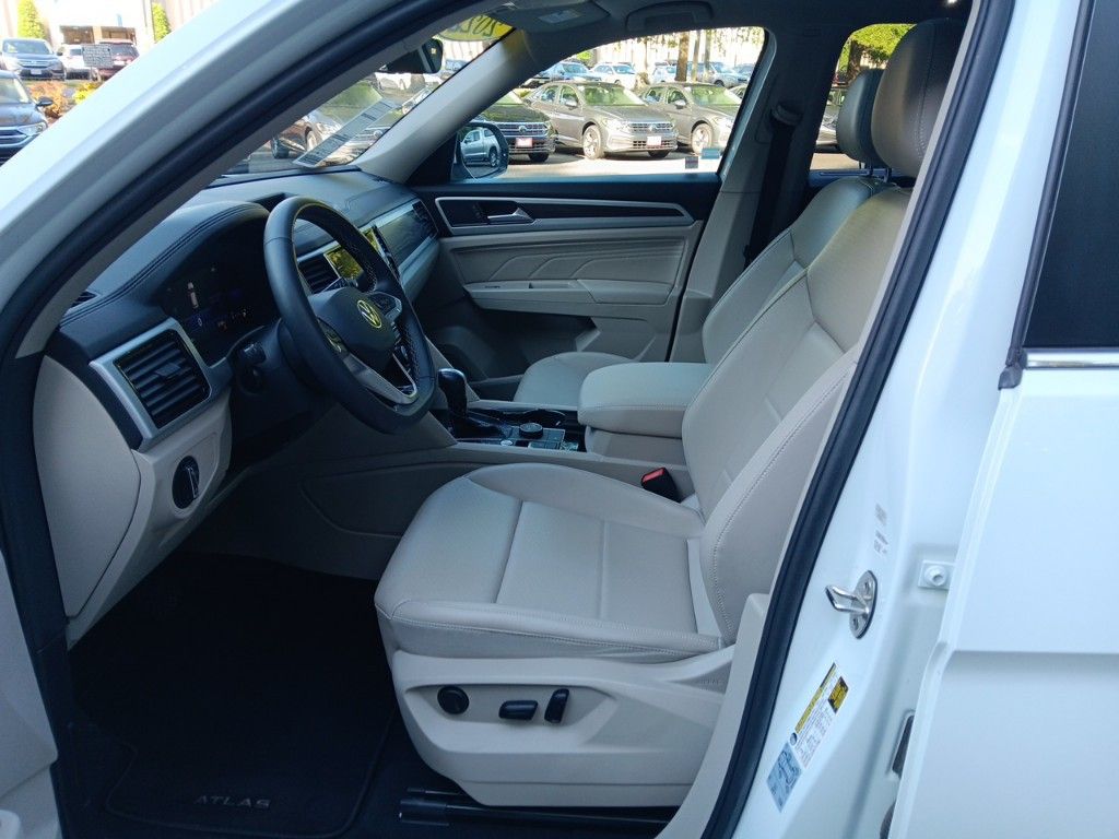 2022 Volkswagen Atlas 3.6L V6 SE w/Technology 18