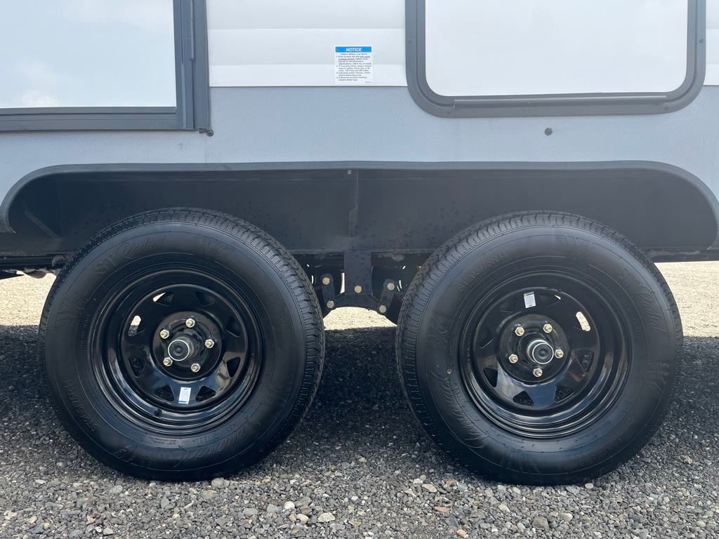 2025 Prime Time Avenger 25 MKB Travel Trailer