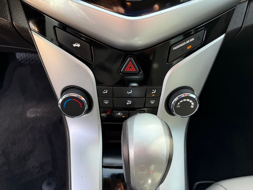 Thumbnail: 2016 Chevrolet Cruze - 19