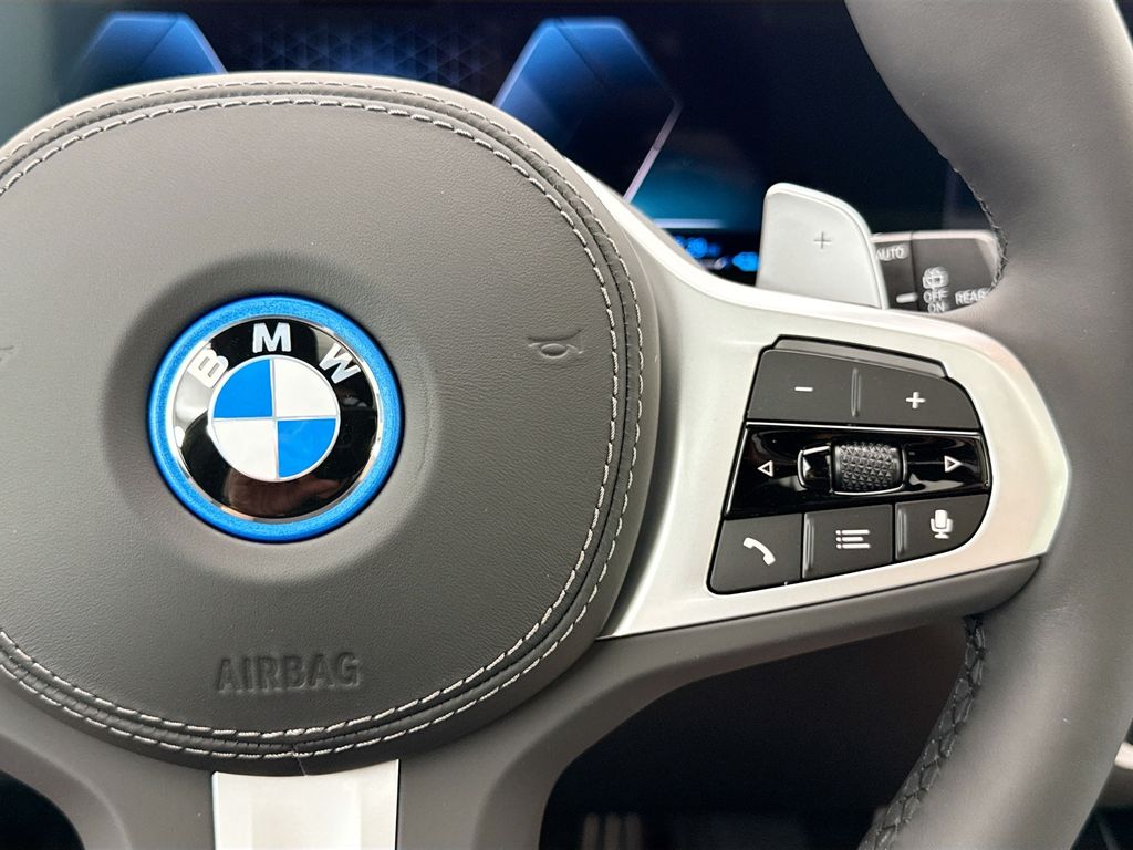 Thumbnail: 2026 BMW X5 - 12