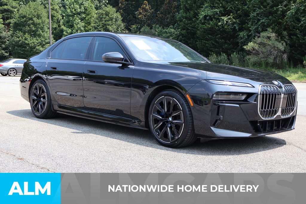 Used 2023 Black BMW xDrive60 image 4