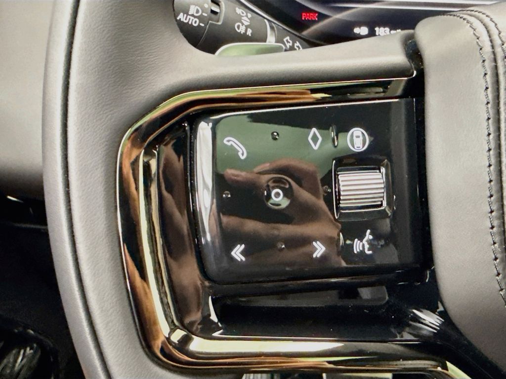 New 2026 White Land Rover Dynamic SE image 11