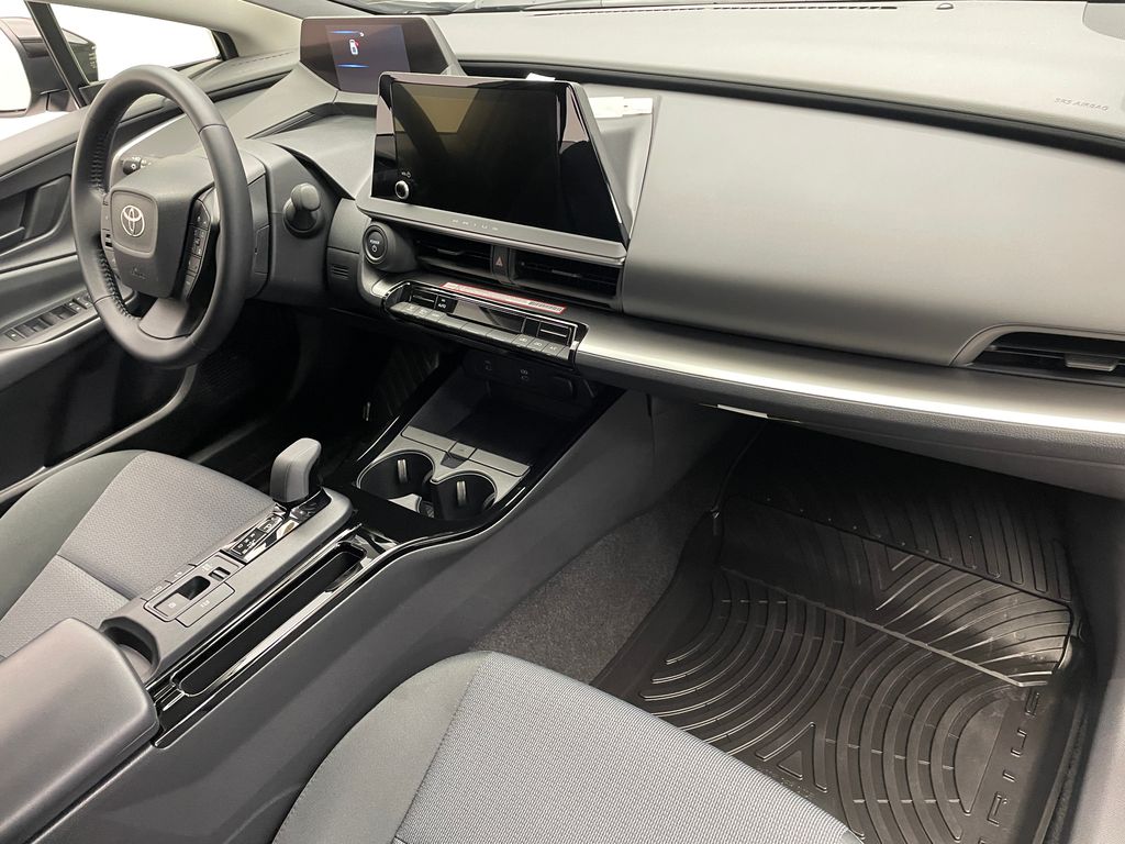 2024 Toyota Prius LE 15