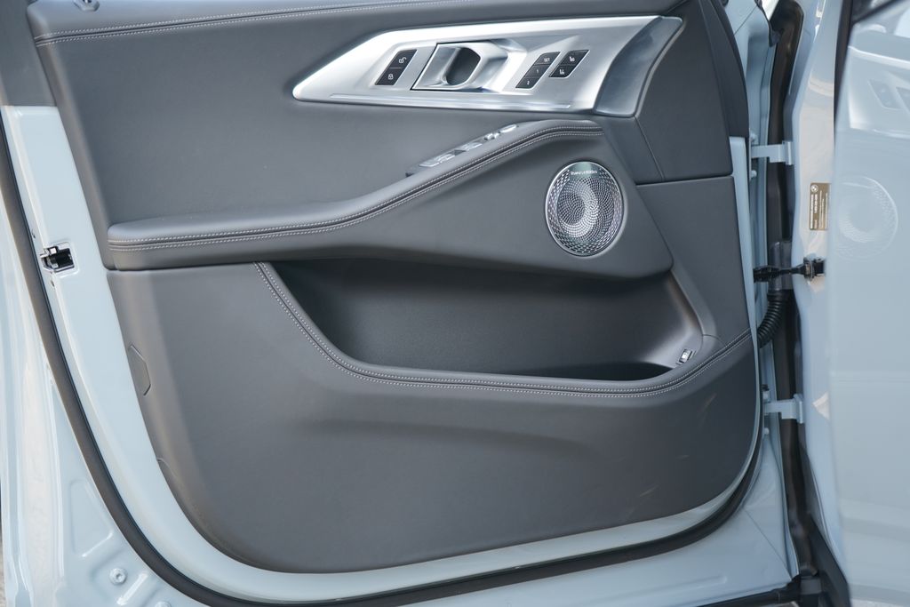 Thumbnail: 2026 BMW XM - 9