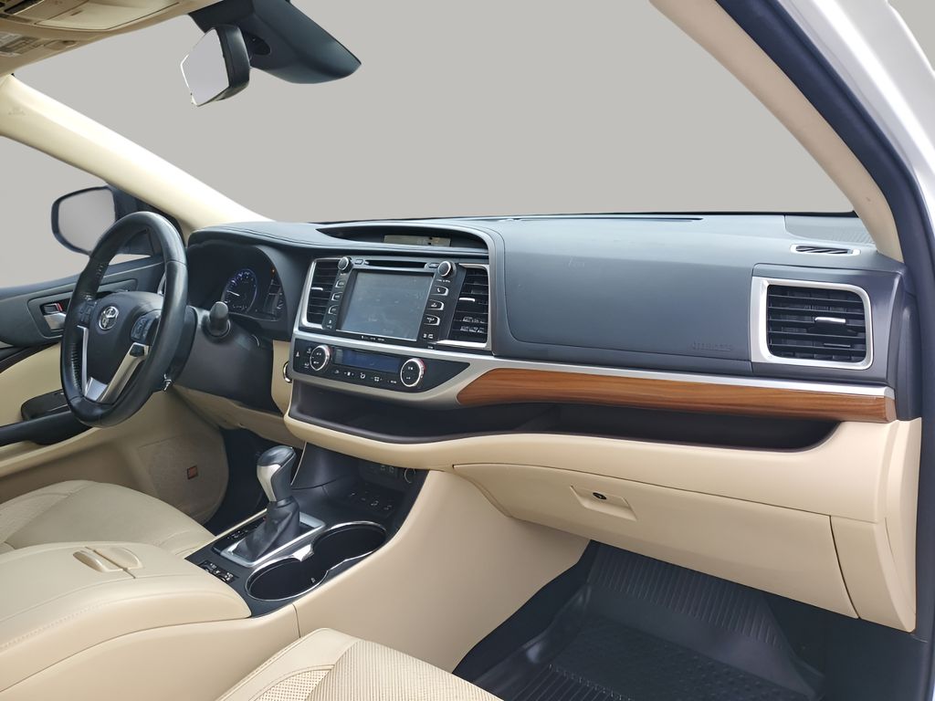 Used Car 2017 Toyota Highlander  Limited For Sale Under $25,000 In Austin, Texas