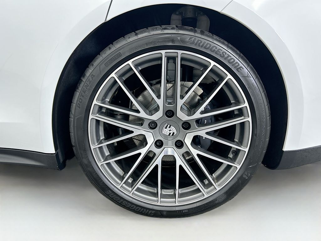 Thumbnail: 2026 Porsche Panamera - 32