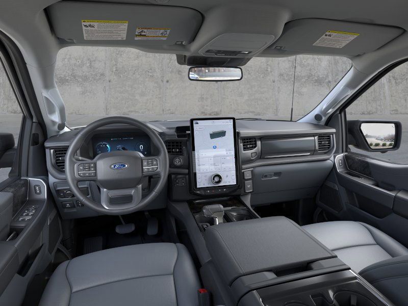 2025 Ford F-150 Lightning Flash - Photo 12