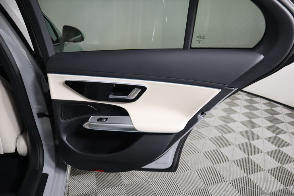 2025 Mercedes-Benz E-Class E 350 29