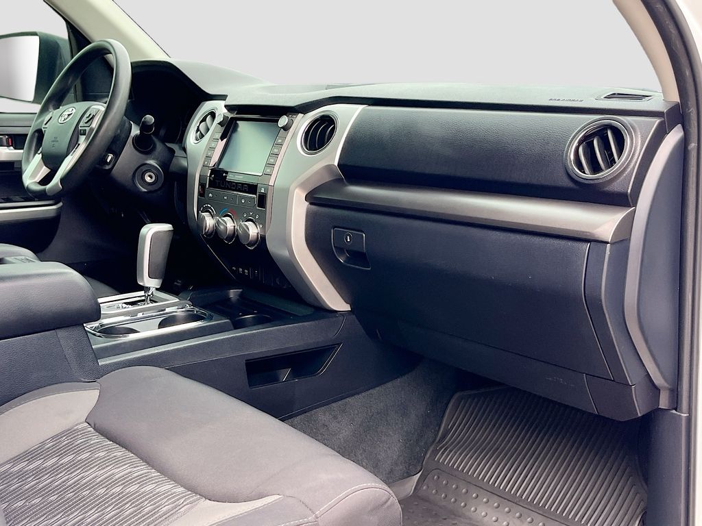 Used 2020 White Toyota SR5 image 28