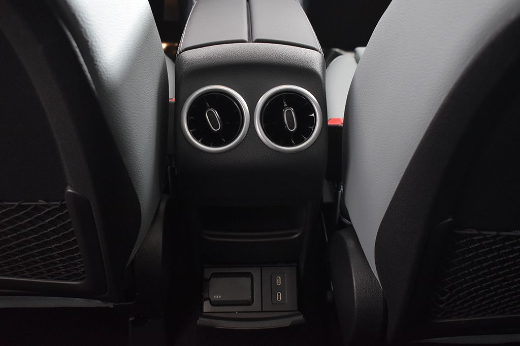 Thumbnail: 2026 Mercedes-Benz GLB - 23