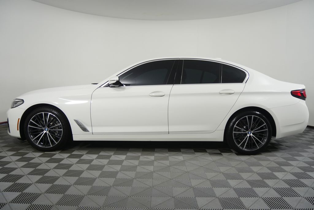 Thumbnail: 2023 BMW 5 Series - 6