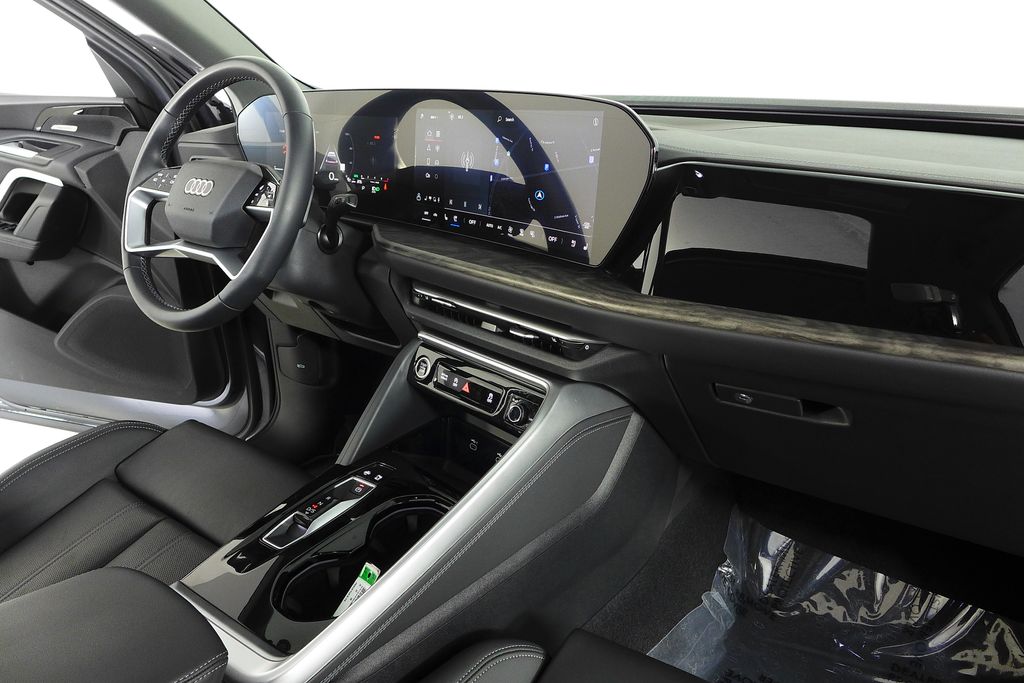 Thumbnail: 2025 Audi Q5 - 13