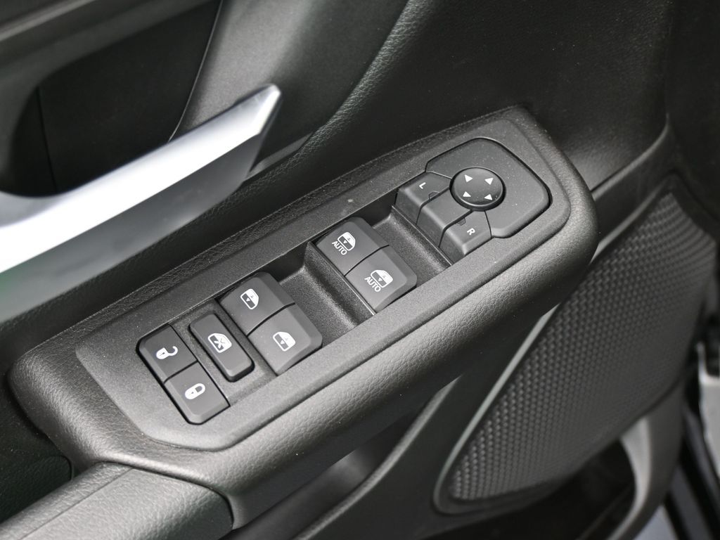 New 2026 Diamond Black Crystal Pearlcoat Ram Express image 16