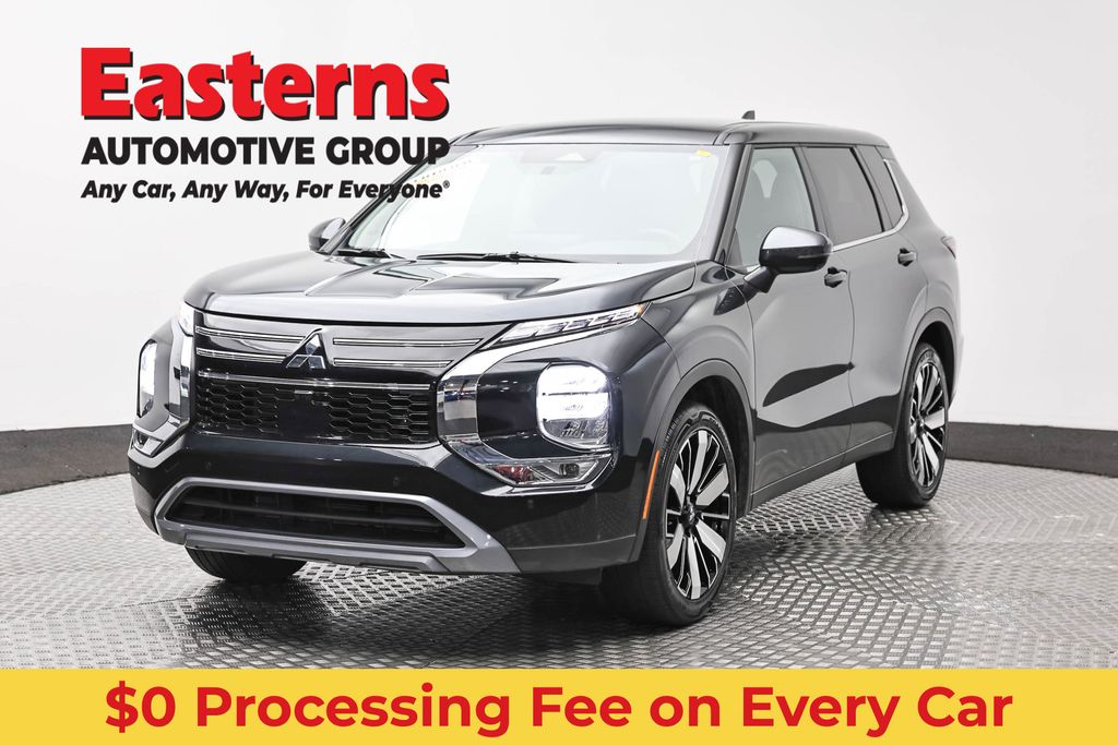 Gray 2025 Mitsubishi Outlander SE FWD SUV / Crossover Front-Wheel Drive Continuously Variable Transmission