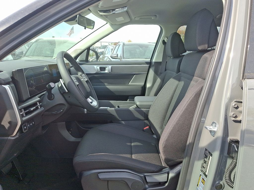 2025 Hyundai Santa Fe SE 6