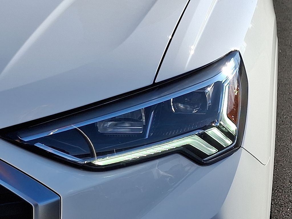 Thumbnail: 2025 Audi Q3 - 9