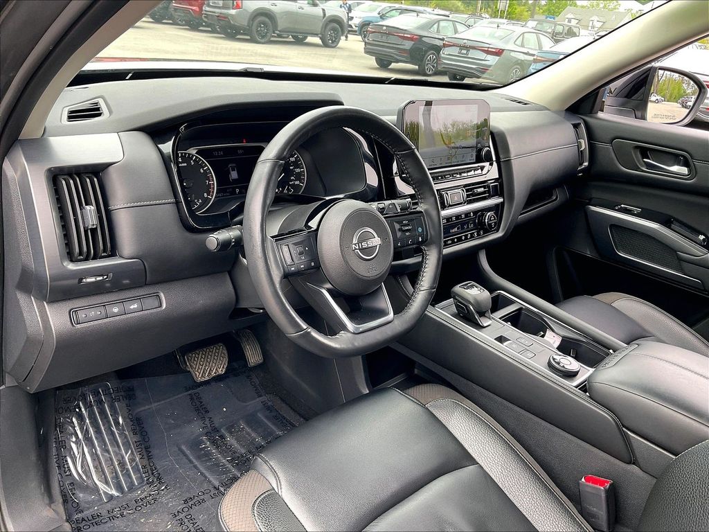 2024 Nissan Pathfinder — photo 8