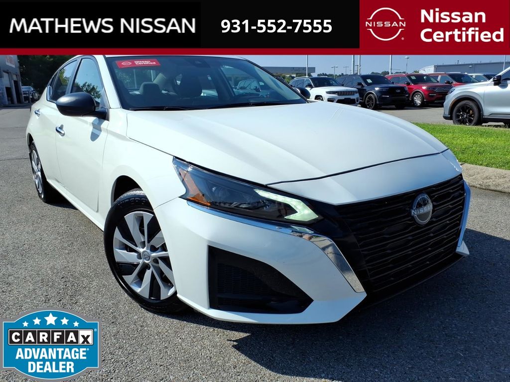 Glacier White 2025 Nissan Altima Sedan Front-Wheel Drive Continuously Variable Transmission