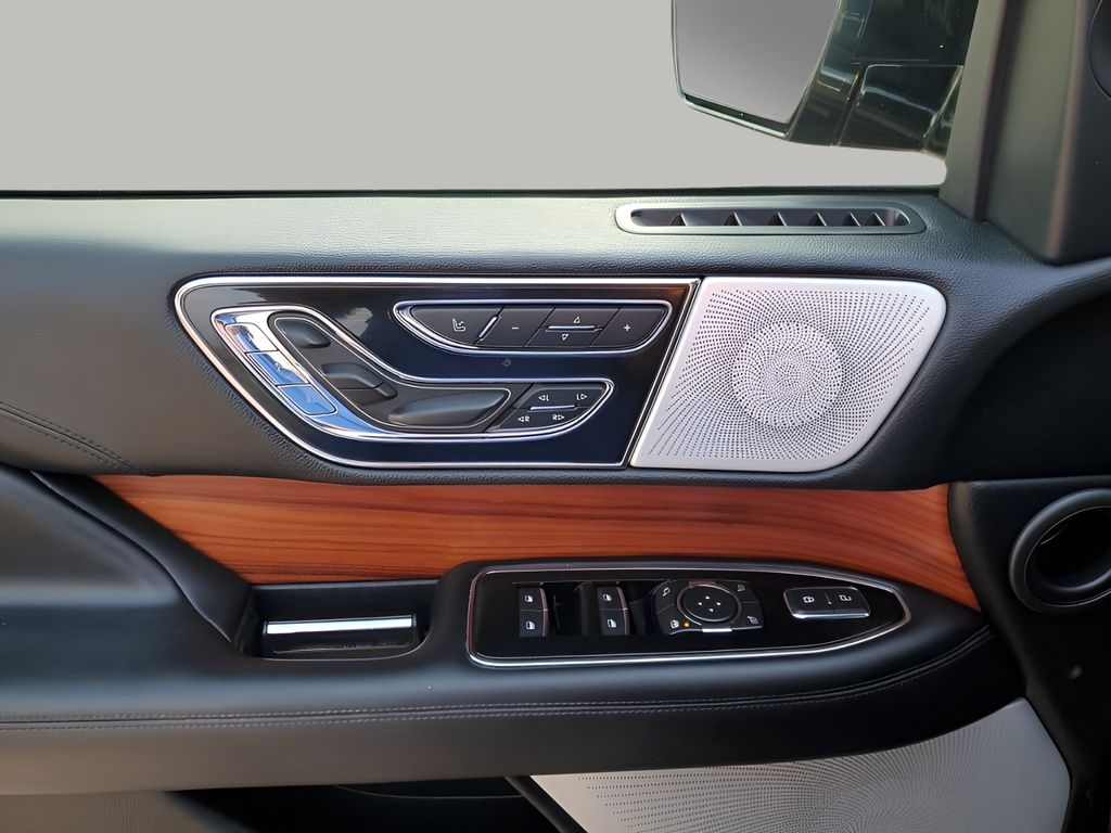 Used Car 2018 Lincoln Navigator L  Reserve For Sale Under $40,000 In Austin, Texas
