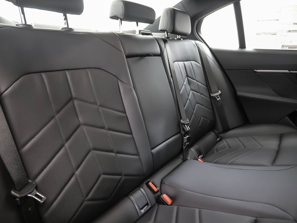 Thumbnail: 2026 BMW 5 Series - 28