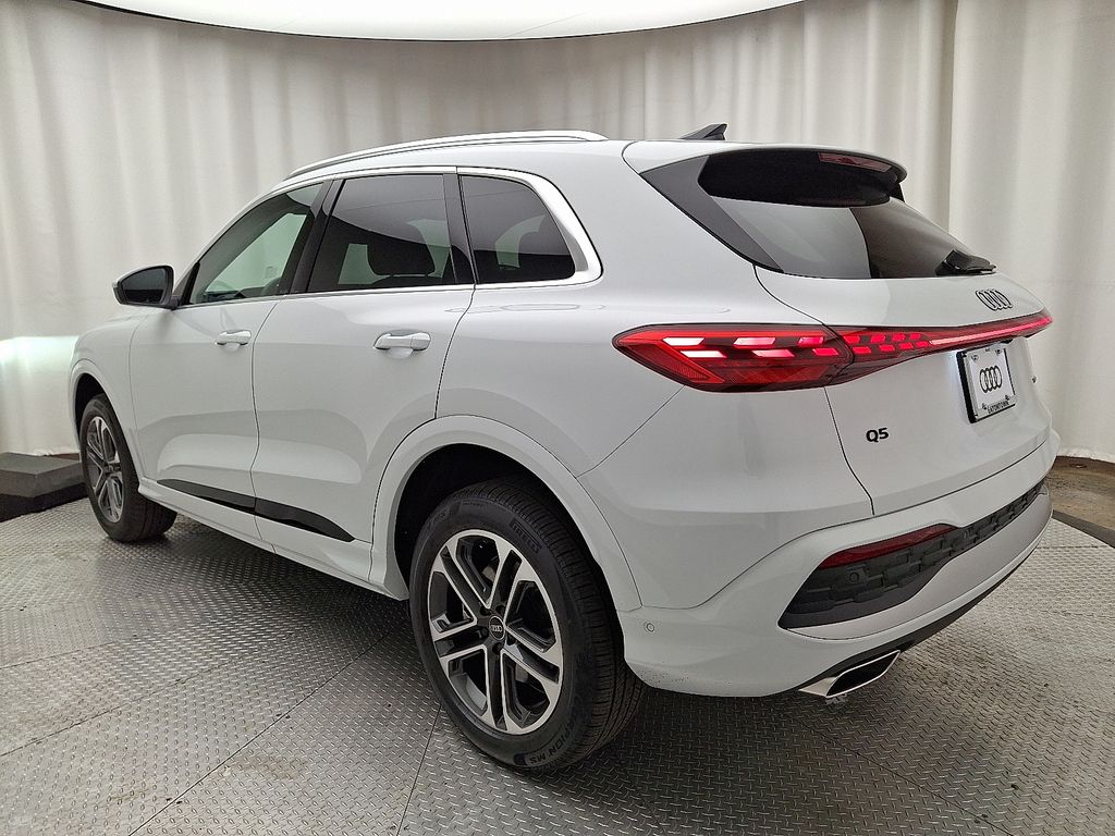 Thumbnail: 2025 Audi Q5 - 4
