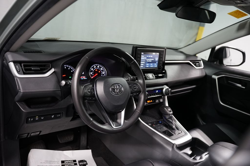 Thumbnail: 2021 Toyota RAV4 - 11