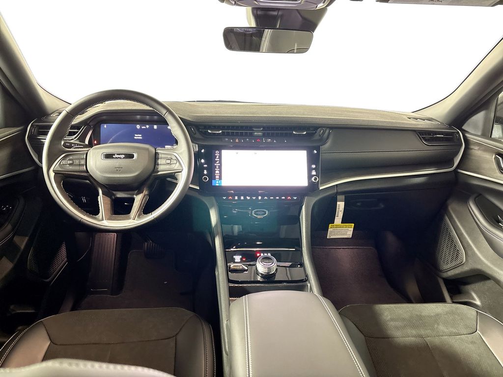2026 Jeep Grand Cherokee Altitude