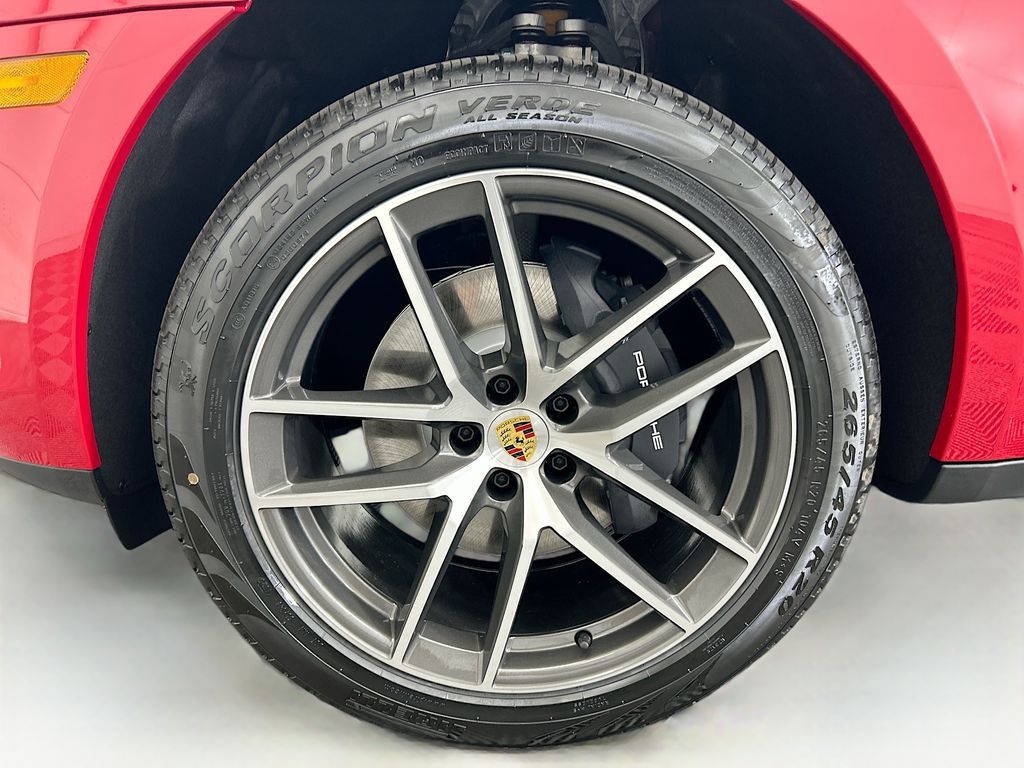Thumbnail: 2026 Porsche Macan - 31
