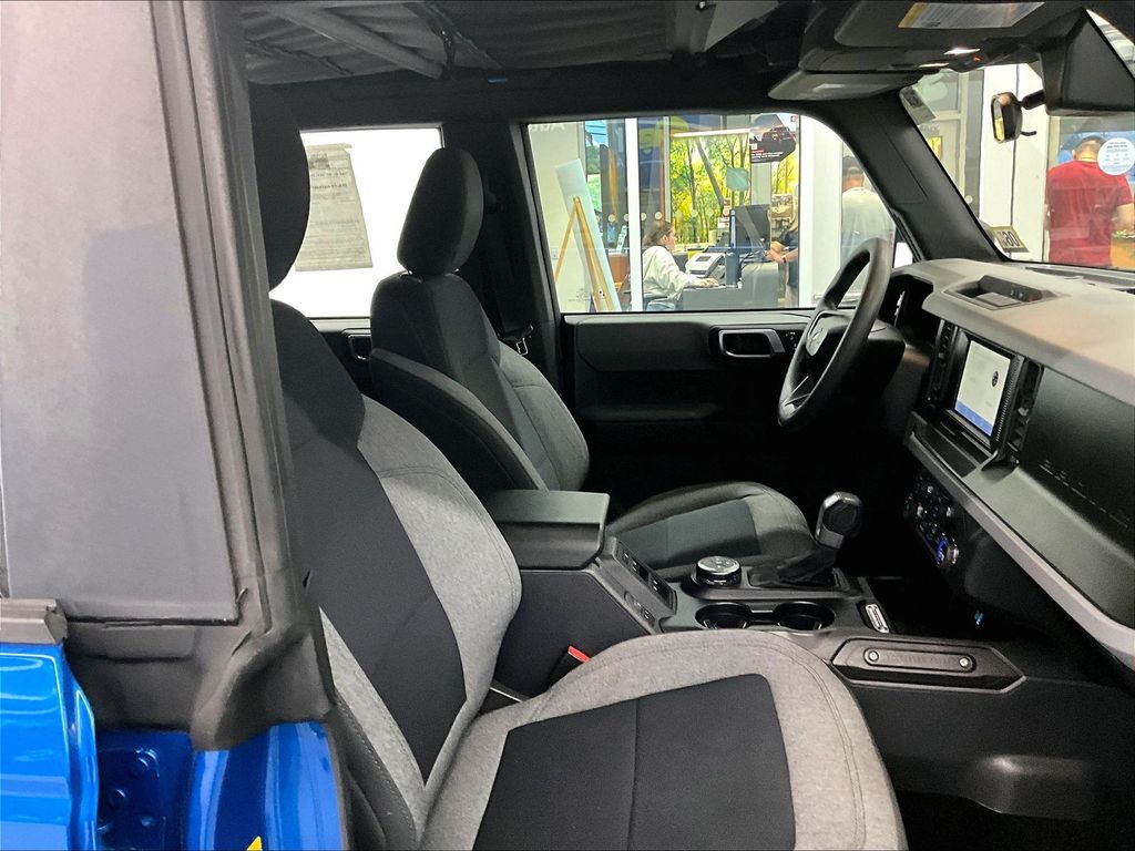 2021 Ford Bronco — photo 11